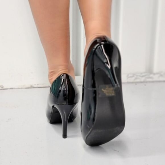 Women's Black PAT Low Heel Pumps Shoes - Picture 2 of 5